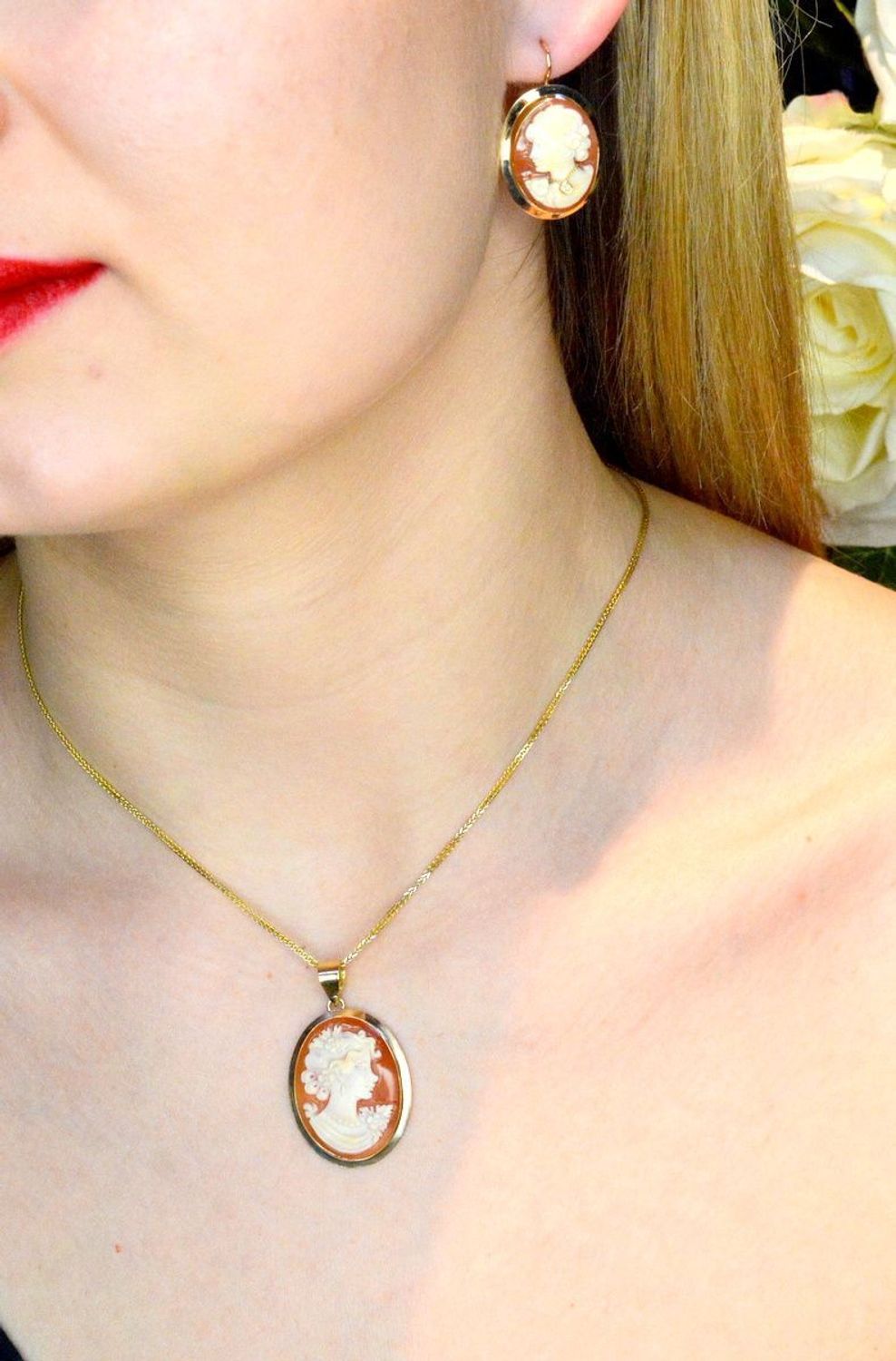 Złote kolczyki 585 Pani Walewska wiszące z koralem KL 7982D.jpg